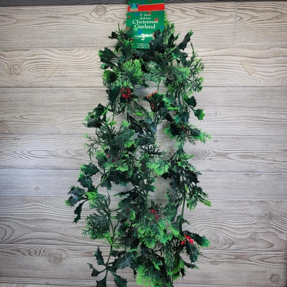 Holiday Spirit Christmas Garland 9ft Greenery Vintage 1993‎ Holly Berry Deluxe